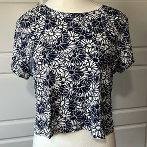 Charming Charlie MD Women's Floral Navy White Crop Top Open‎ Back